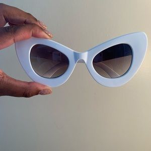 Oversized BOLD sunnies